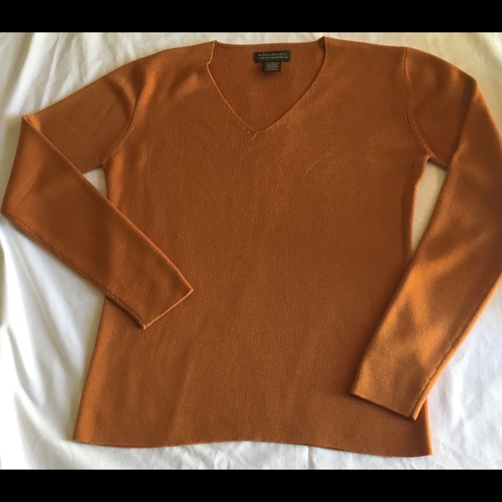 Banana Republic Wool V-Neck Sweater - Women's M